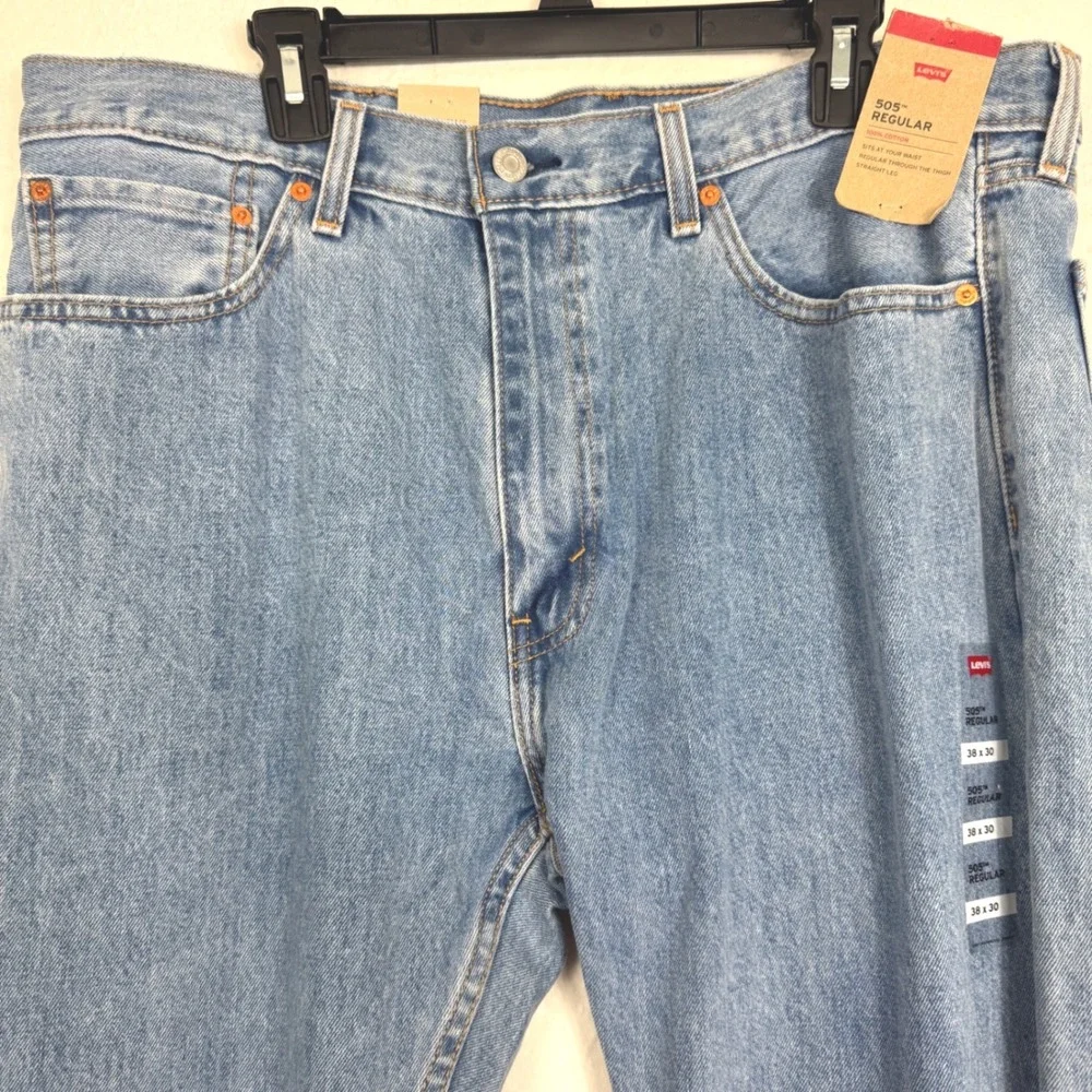 Levis 505 Regular Fit Straight Leg Jeans Light Wash Blue Mens 38x30 NWT